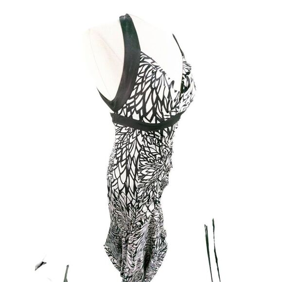 Morgan and Co Women's Boat Neckline Bodycon Open Back Dress Size Small - Picture 3 of 13